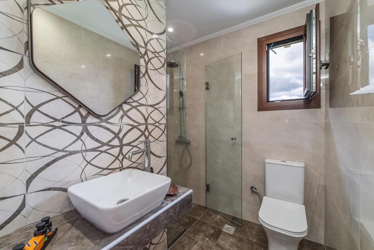 Vincenzo Suites นีดรี ภายนอก รูปภาพ