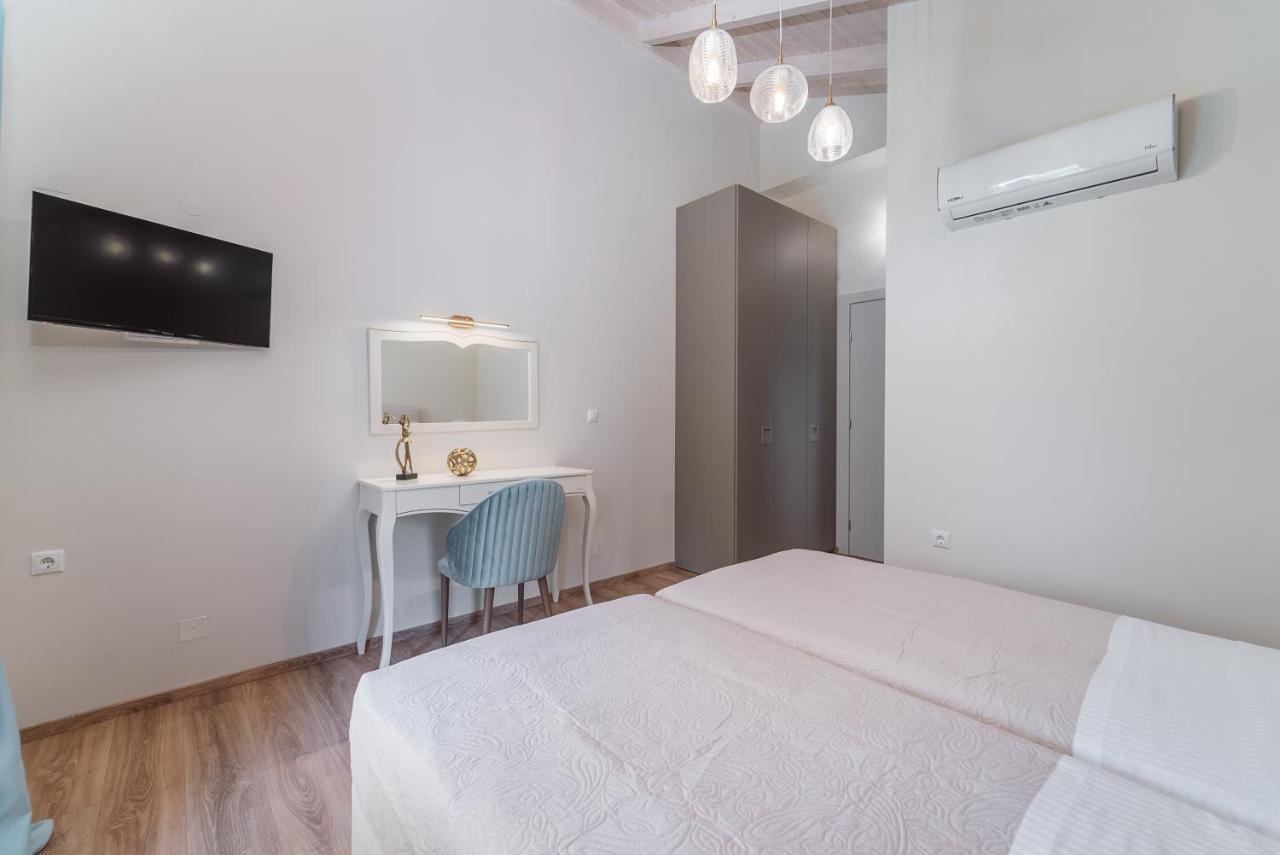 Vincenzo Suites นีดรี ภายนอก รูปภาพ