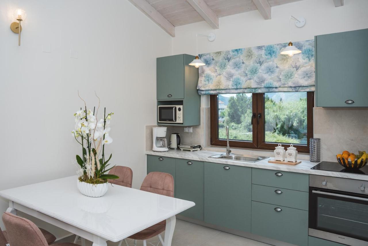 Vincenzo Suites นีดรี ภายนอก รูปภาพ