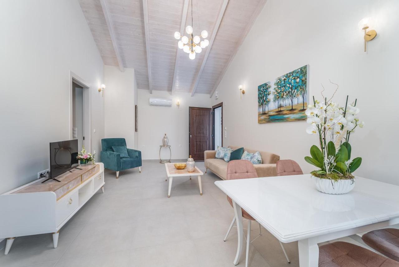 Vincenzo Suites นีดรี ภายนอก รูปภาพ