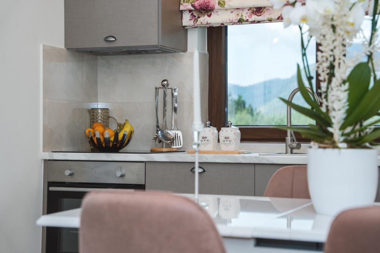 Vincenzo Suites นีดรี ภายนอก รูปภาพ