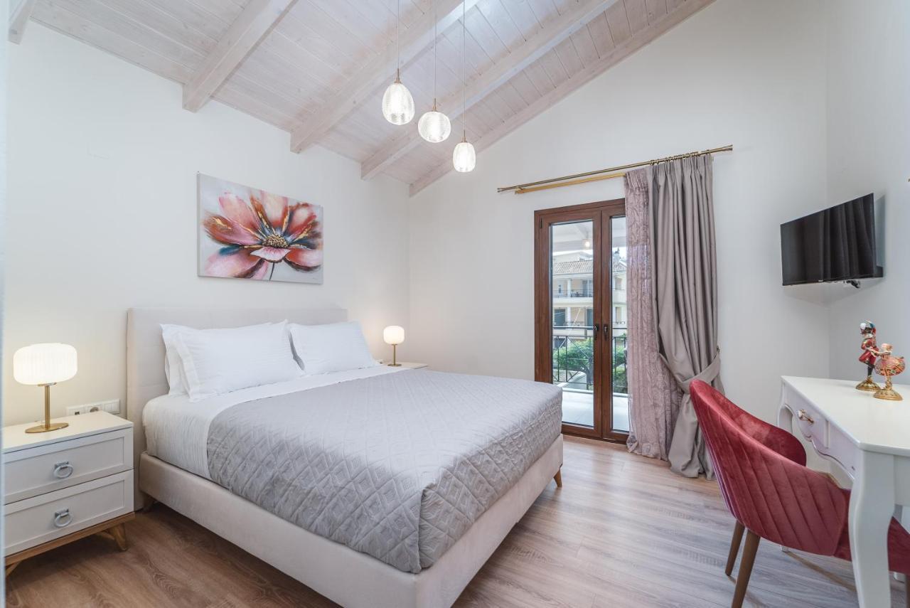 Vincenzo Suites นีดรี ภายนอก รูปภาพ